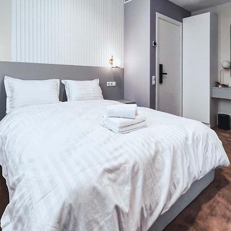 David'S Rental Rooms Bukares Bagian luar foto